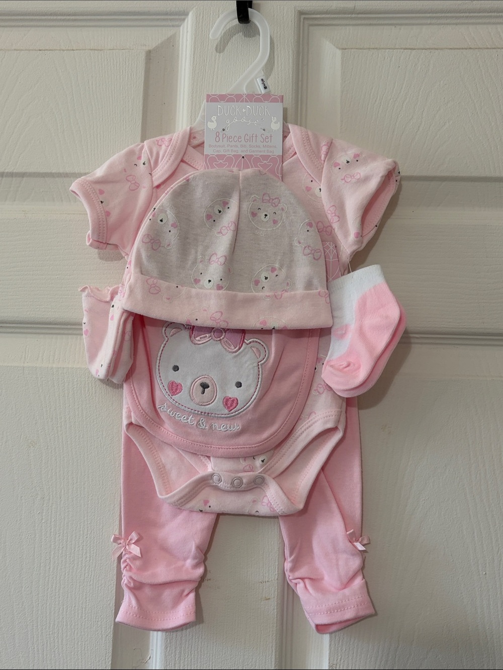 NWT Duck Duck Baby 8-Piece Pink Bear Newborn Gift Set